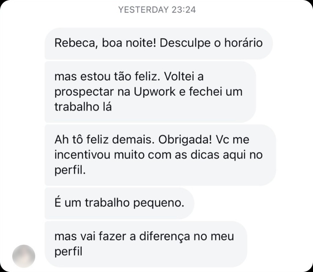 Depoimento de aluno 11: print de conversa com resultado em Upwork ou freelas internacionais.